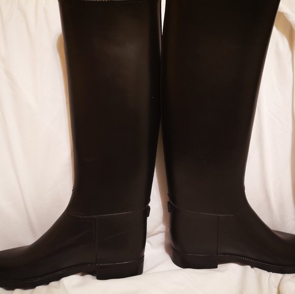 Boots - Picture 3 of 5